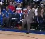 Mavs' Carlisle Ejected for Kicking 