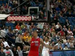 Griffin Misses Uncontested Dunk