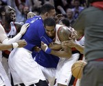 LaMarcus Aldridge Hits Buzzer-Beate