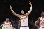 Tyson Chandler Finishes Alley-Oop i