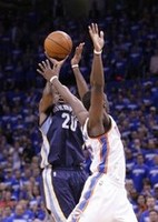 Pondexter Drains Absurd Shot