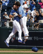 Hosmer Hits Walk-Off Single for Kan