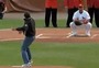 Obama Talks with Players and Throws First Pitch