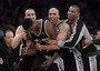Spurs, McDyess Tip Lakers