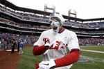 Mayberry's Single Completes Phillie