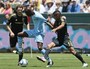 City's Balotelli Subbed Off After Showboat Attempt